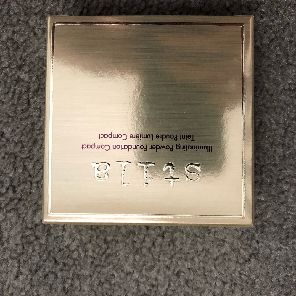 Stila powder foundation compact
